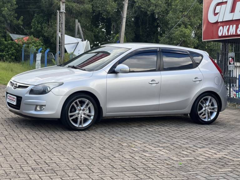 HYUNDAI - I30 - 2010/2010 - Prata - R$ 39.900,00