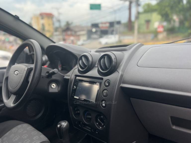 FORD - FIESTA - 2013/2013 - Branca - R$ 28.500,00