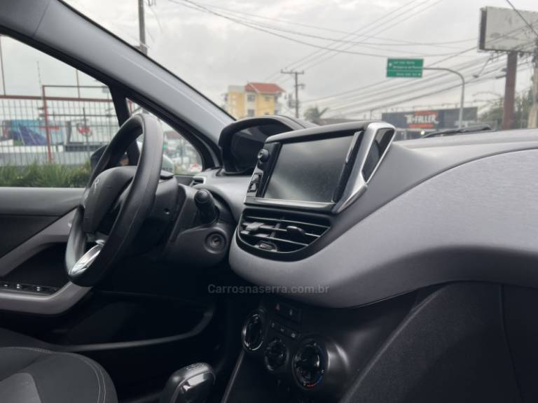 PEUGEOT - 208 - 2017/2017 - Branca - R$ 44.900,00