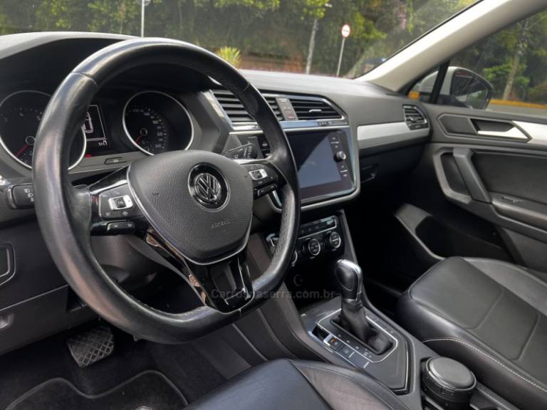 VOLKSWAGEN - TIGUAN - 2019/2019 - Branca - R$ 118.900,00