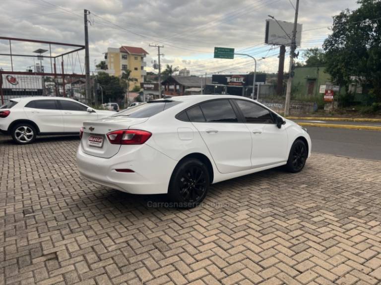 CHEVROLET - CRUZE - 2018/2018 - Branca - R$ 79.900,00