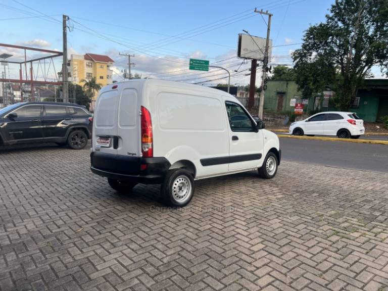 RENAULT - KANGOO - 2013/2013 - Branca - R$ 38.500,00