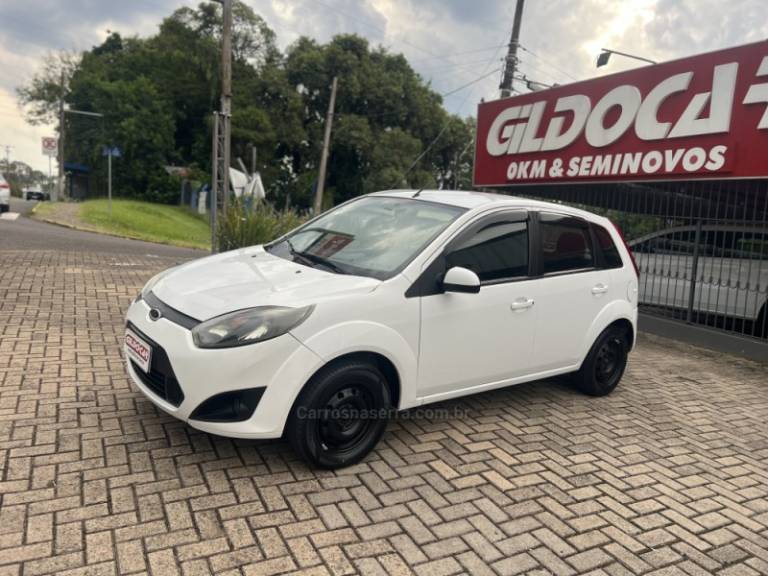 FORD - FIESTA - 2013/2013 - Branca - R$ 28.500,00