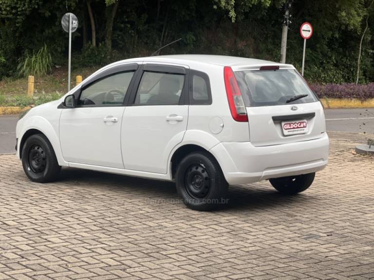 FORD - FIESTA - 2013/2013 - Branca - R$ 28.500,00