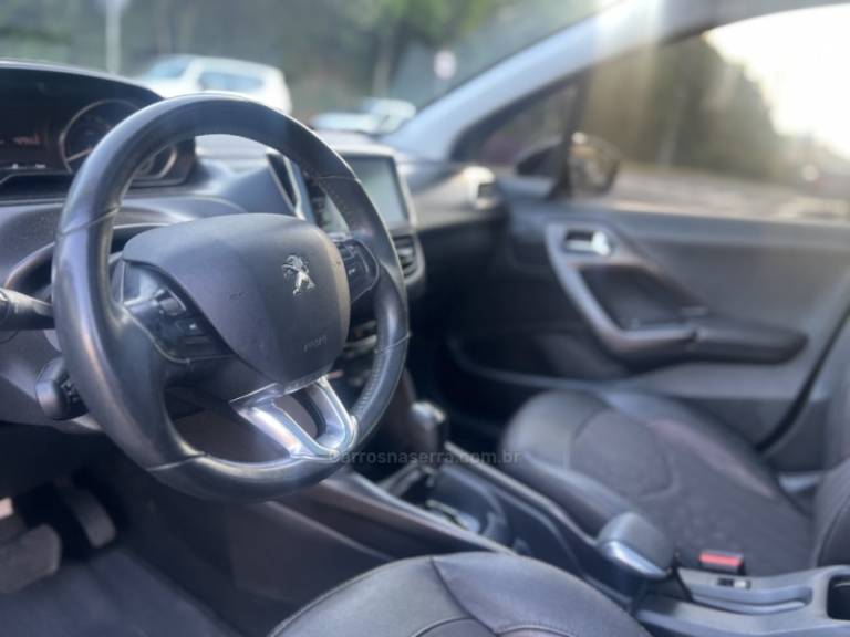 PEUGEOT - 2008 - 2017/2017 - Preta - R$ 57.500,00