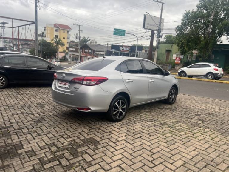 TOYOTA - ETIOS - 2019/2019 - Prata - R$ 82.500,00