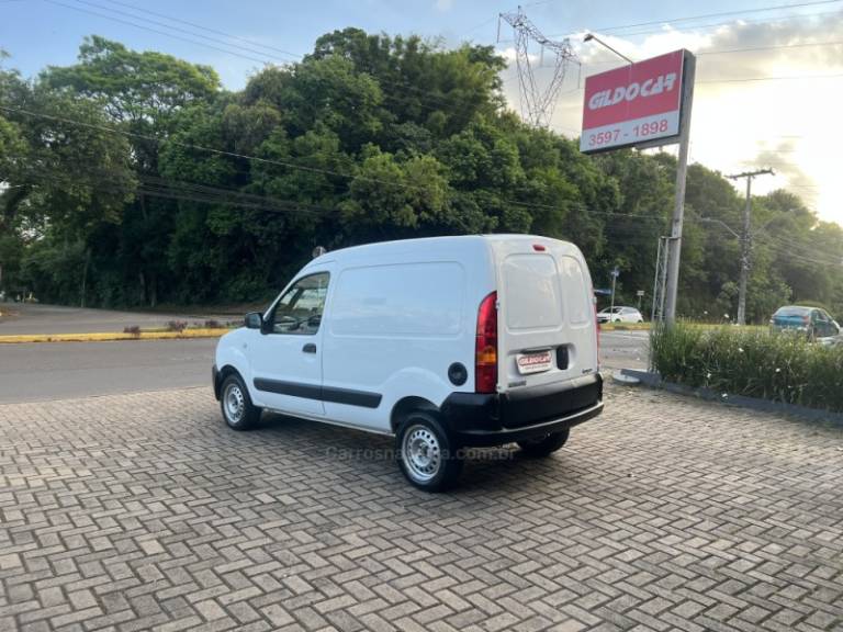 RENAULT - KANGOO - 2013/2013 - Branca - R$ 38.500,00