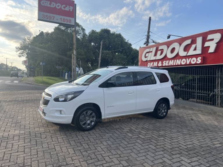 CHEVROLET - SPIN - 2017/2017 - Branca - R$ 57.900,00