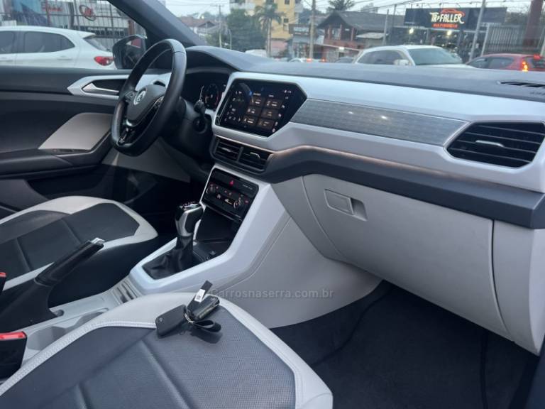 VOLKSWAGEN - T-CROSS - 2021/2021 - Branca - R$ 114.900,00