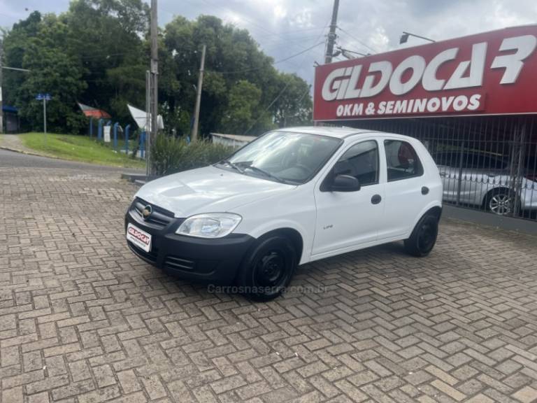 CHEVROLET - CELTA - 2010/2010 - Branca - R$ 20.500,00