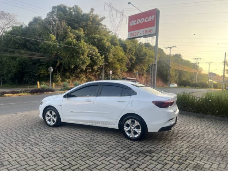 CHEVROLET - ONIX - 2020/2020 - Branca - R$ 84.900,00