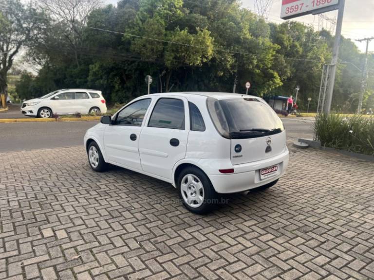 CHEVROLET - CORSA - 2011/2011 - Branca - R$ 31.000,00