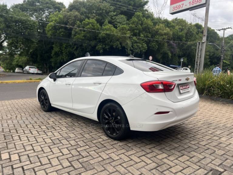 CHEVROLET - CRUZE - 2018/2018 - Branca - R$ 79.900,00