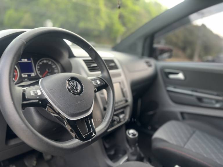 VOLKSWAGEN - FOX - 2022/2022 - Branca - R$ 71.900,00