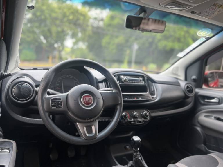 FIAT - UNO - 2016/2016 - Vermelha - R$ 43.800,00