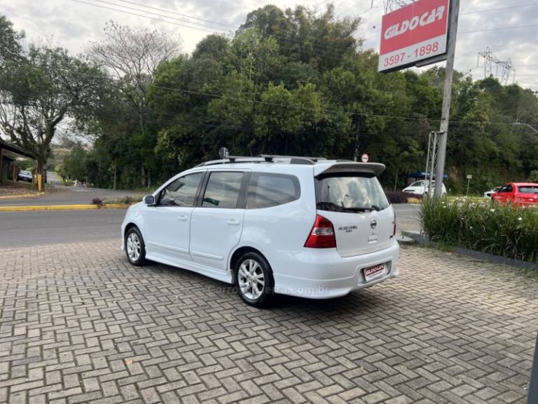 NISSAN - GRAND LIVINA - 2014/2014 - Branca - R$ 49.900,00
