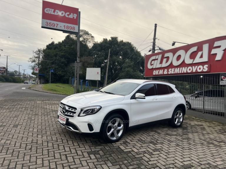 MERCEDES-BENZ - GLA 200 - 2019/2019 - Branca - Sob Consulta