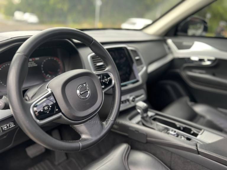 VOLVO - XC90 - 2016/2016 - Preta - R$ 149.800,00