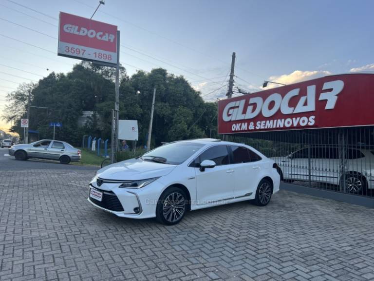 TOYOTA - COROLLA - 2023/2023 - Branca - R$ 158.900,00