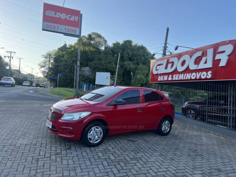 CHEVROLET - ONIX - 2015/2015 - Vermelha - R$ 43.900,00