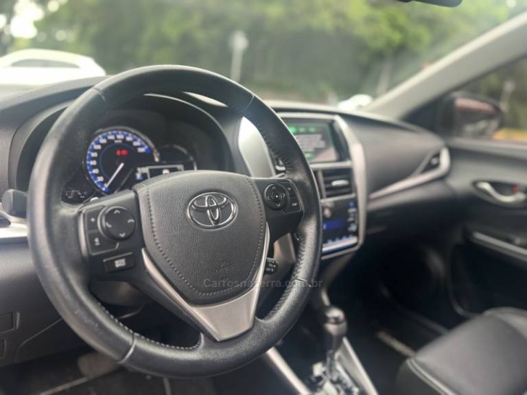 TOYOTA - ETIOS - 2019/2019 - Prata - R$ 82.500,00