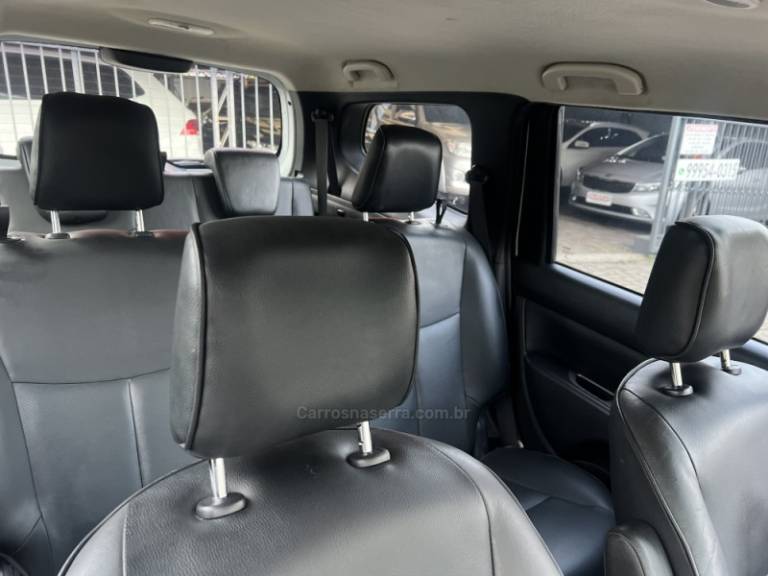 NISSAN - GRAND LIVINA - 2014/2014 - Branca - R$ 49.900,00