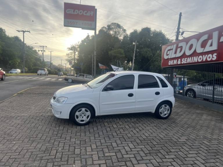 CHEVROLET - CORSA - 2011/2011 - Branca - R$ 31.000,00