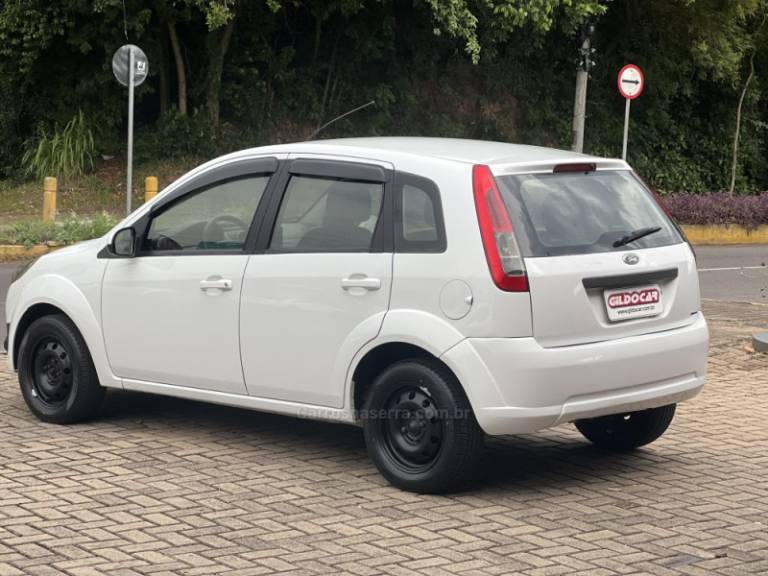 FORD - FIESTA - 2013/2013 - Branca - R$ 28.500,00