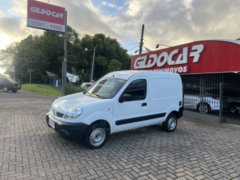 RENAULT - KANGOO - 2013/2013 - Branca - R$ 38.500,00