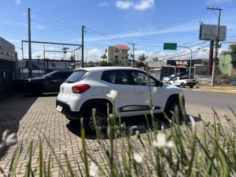 RENAULT - KWID - 2020/2020 - Branca - R$ 41.000,00