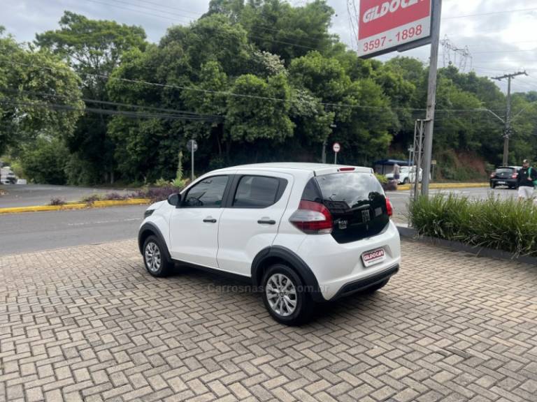 FIAT - MOBI - 2024/2024 - Branca - R$ 59.900,00