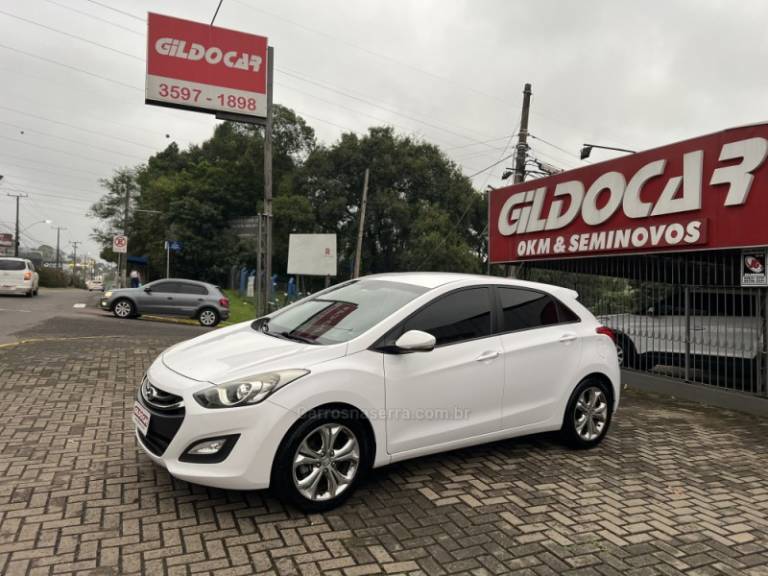 HYUNDAI - I30 - 2015/2015 - Branca - R$ 71.900,00