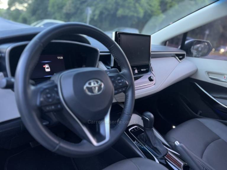 TOYOTA - COROLLA - 2023/2023 - Branca - R$ 158.900,00