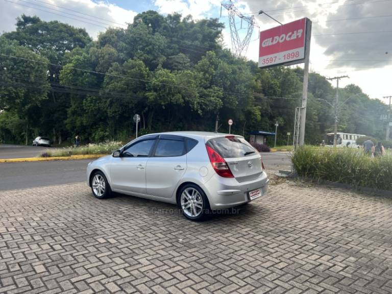 HYUNDAI - I30 - 2010/2010 - Prata - R$ 39.900,00