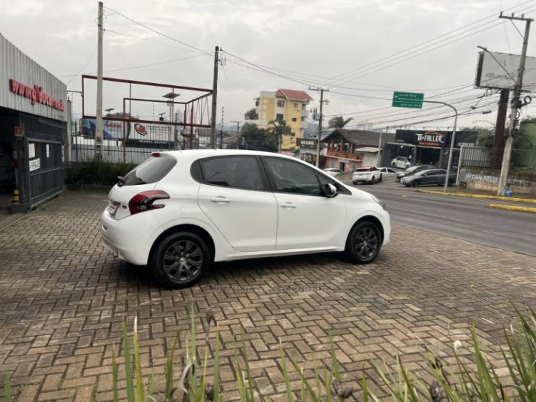 PEUGEOT - 208 - 2017/2017 - Branca - R$ 44.900,00
