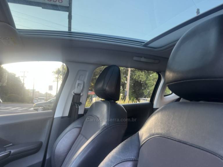 PEUGEOT - 2008 - 2017/2017 - Preta - R$ 57.500,00