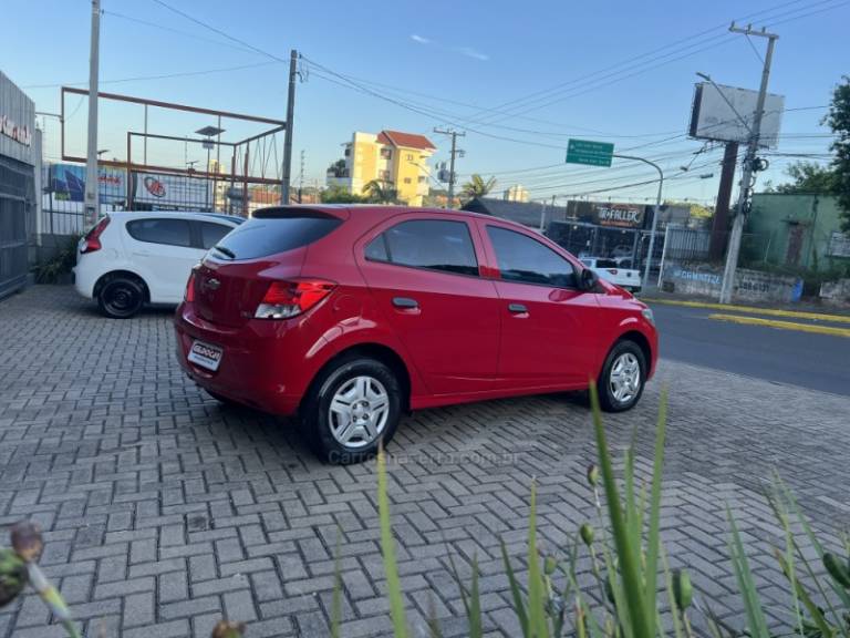 CHEVROLET - ONIX - 2015/2015 - Vermelha - R$ 43.900,00