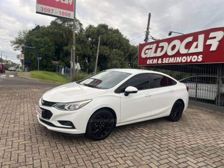 CHEVROLET - CRUZE - 2018/2018 - Branca - R$ 79.900,00
