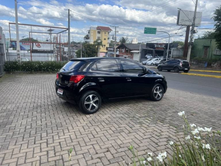 CHEVROLET - ONIX - 2017/2017 - Preta - R$ 64.900,00