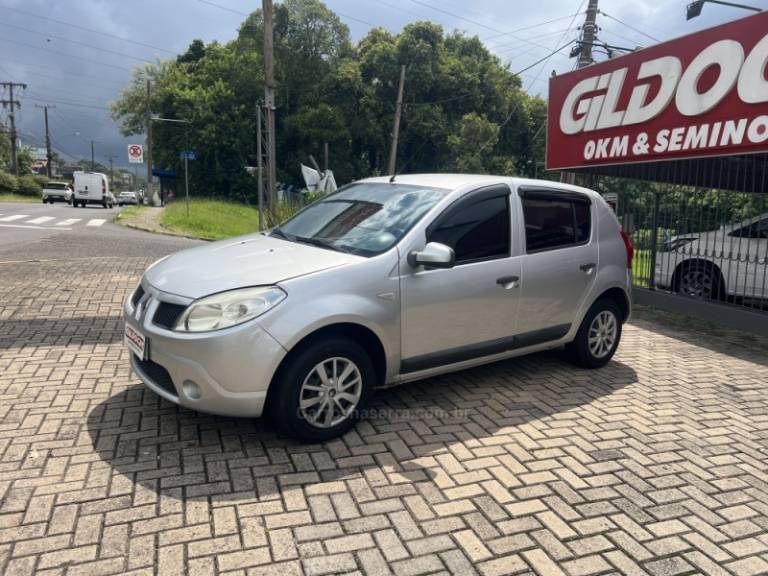 RENAULT - SANDERO - 2011/2011 - Prata - R$ 27.900,00