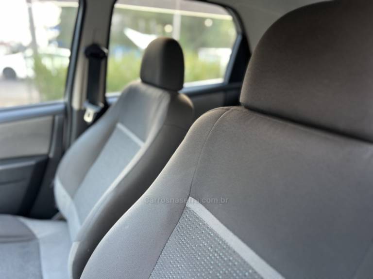 CHEVROLET - CELTA - 2013/2013 - Branca - R$ 32.500,00